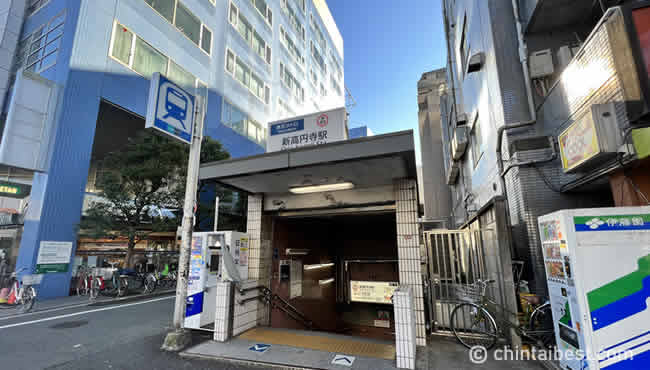 新高円寺駅1番出口。荻窪方面の改札に繋がっています。