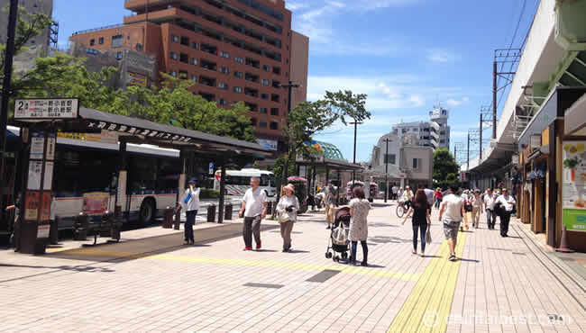 亀有駅南口のバス乗り場。「新小岩駅」や「王子駅」へのバスも出ています。